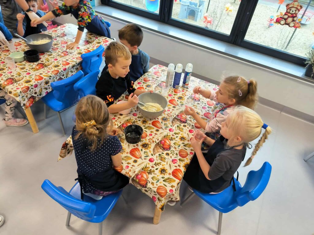 582041172 2675989619408987 5946972558968909635 N